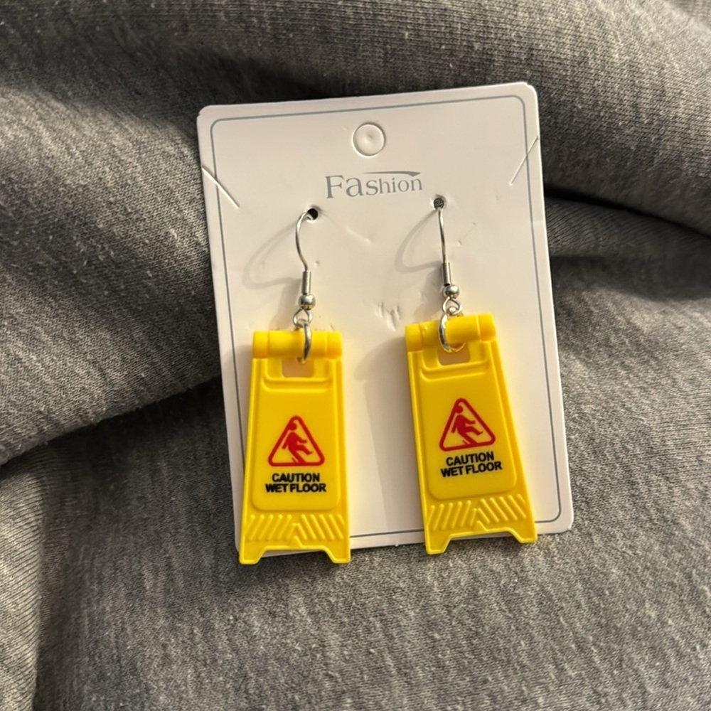🛍️BUNDLE 3 for $17 CAUTION WET FLOOR cute earrings kawaii food animal - Picture 1 of 2